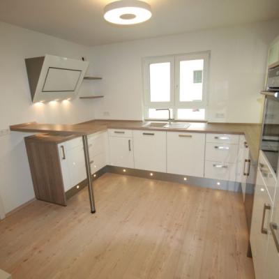 Mit Weinschrank
